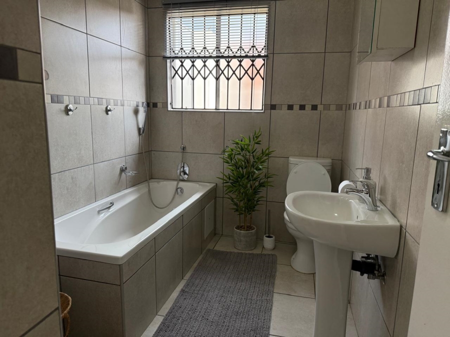 3 Bedroom Property for Sale in Waterkloof East North West
